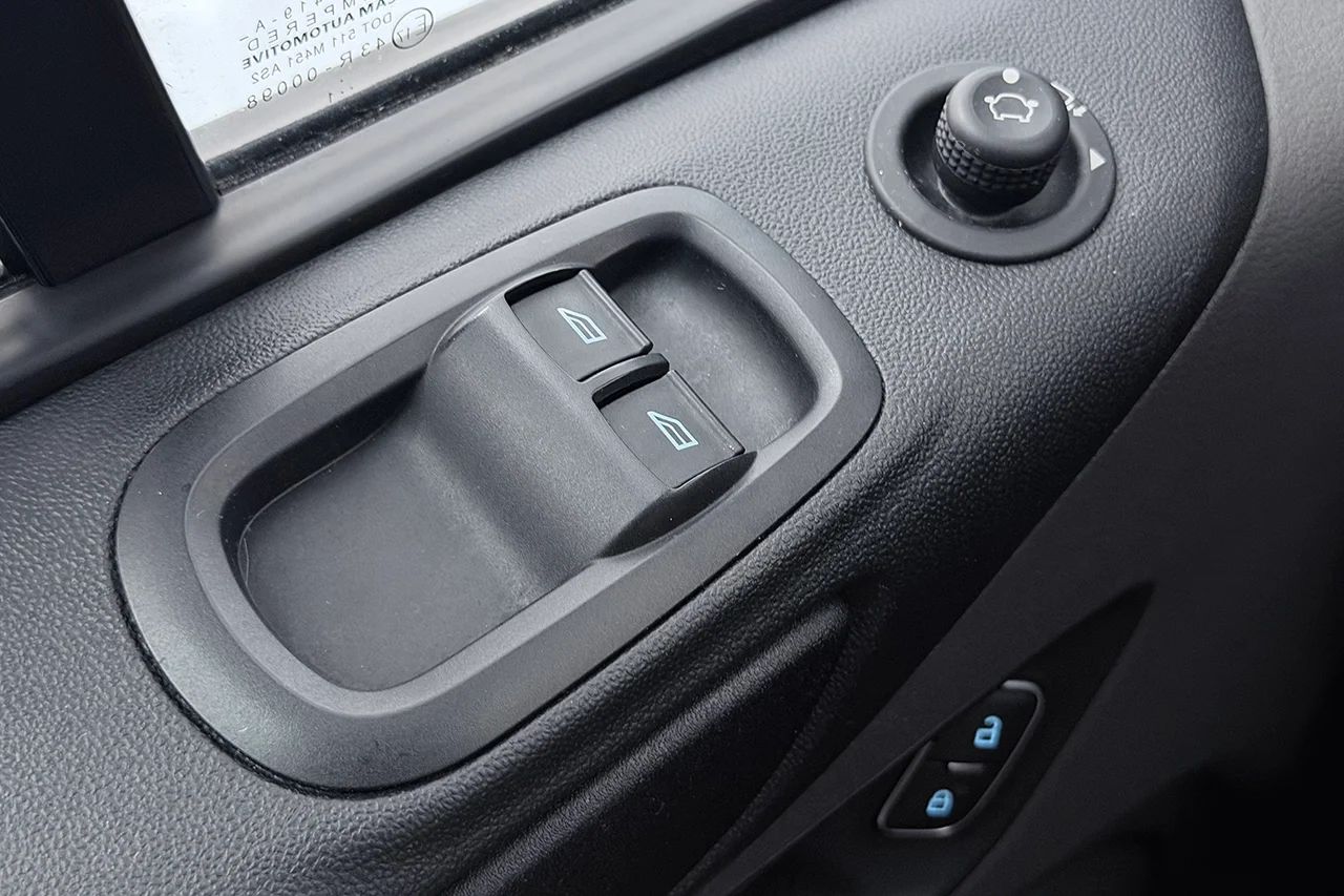 Ford Transit Custom 300 2.0 EcoBlue SelectShift Drag, B-kam 130hk, 2022 – bild 15 av 24