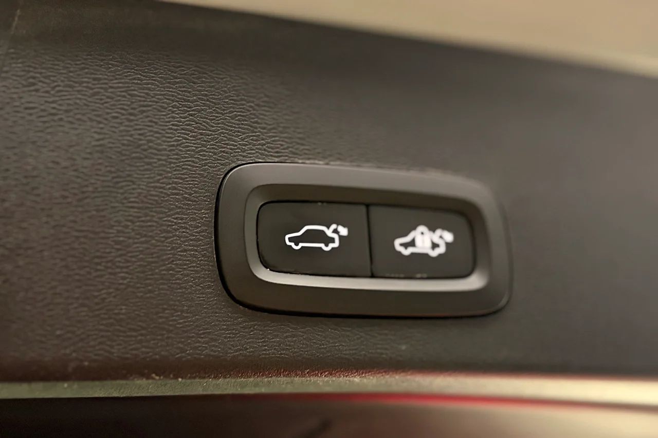Volvo XC40 Recharge Extended Range, Drag, Pano, 360, 252hk, 2024 – bild 36 av 37