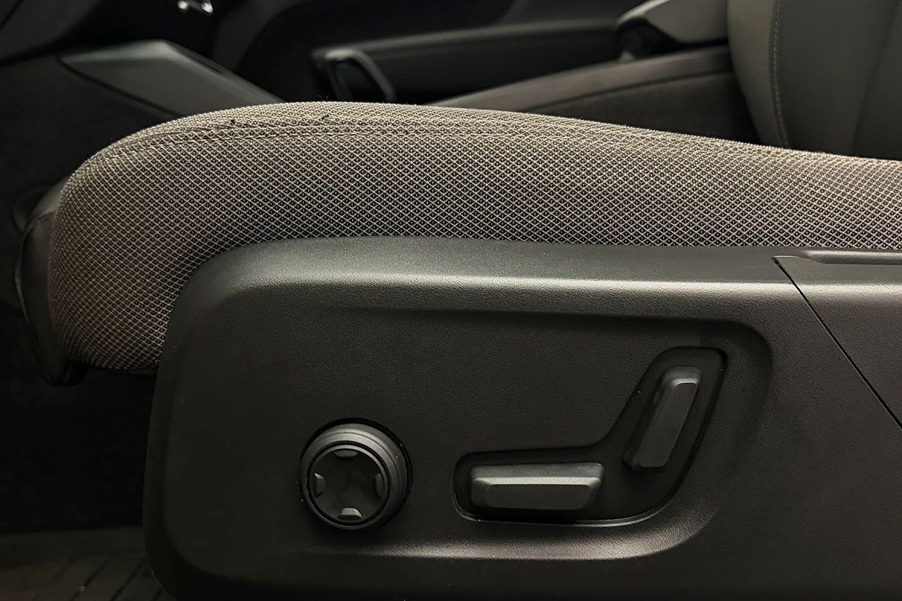 Volvo XC40 Recharge Extended Range, Drag, Pano, 360, 252hk, 2024 – bild 13 av 37