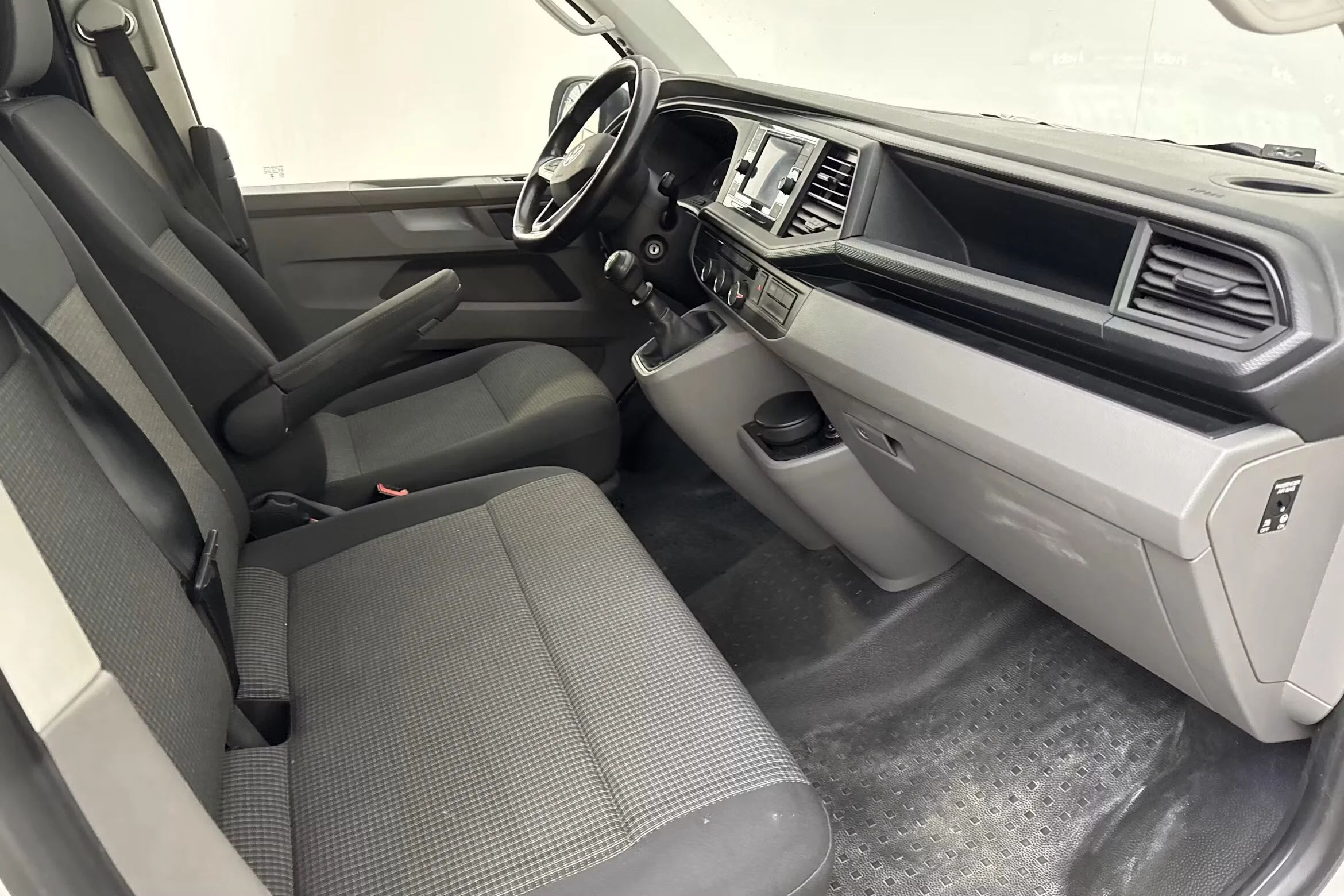 Volkswagen Transporter T30 2.0 TDI SCR Drag B-kam 150hk, 2023 – bild 9 av 12