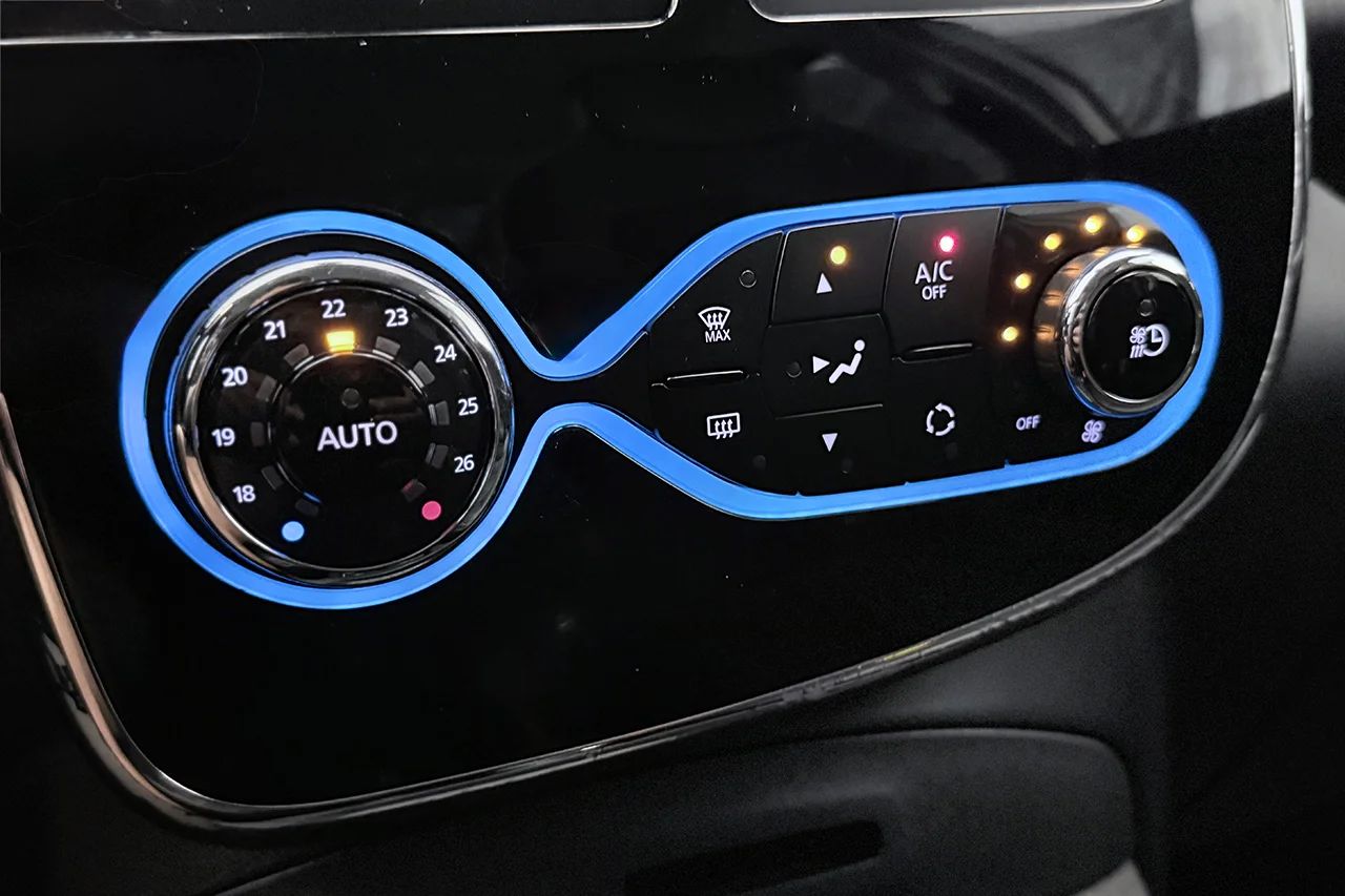 Renault Zoe R110 41 kWh Iconic Batteriköpt Kamera Värmare BOSE Skinn 109hk – bild 26 av 32