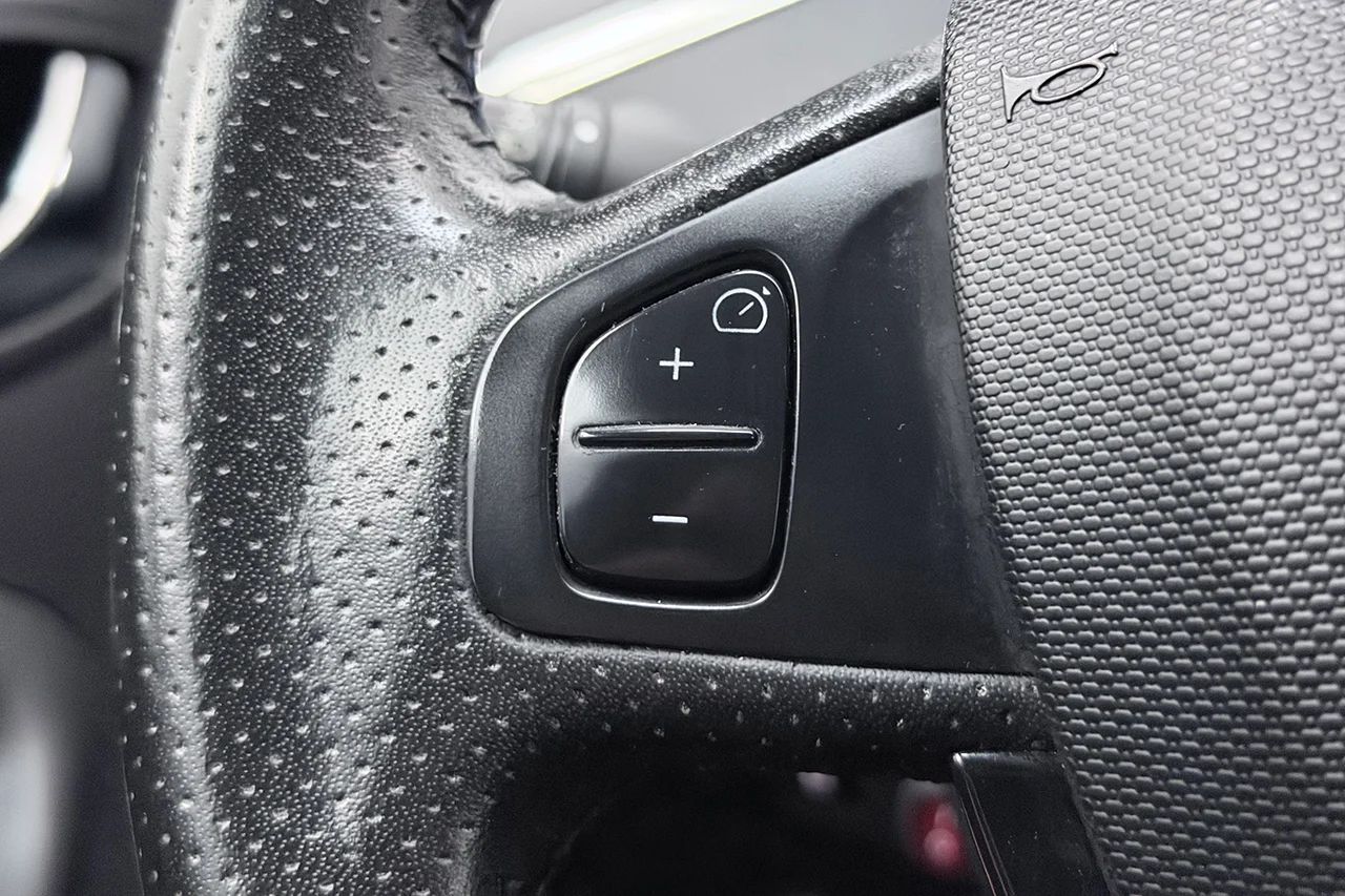 Renault Zoe R110 41 kWh Iconic Batteriköpt Kamera Värmare BOSE Skinn 109hk – bild 18 av 32