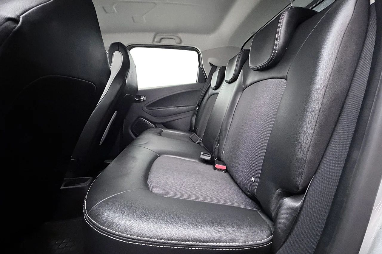 Renault Zoe R110 41 kWh Iconic Batteriköpt Kamera Värmare BOSE Skinn 109hk – bild 14 av 32