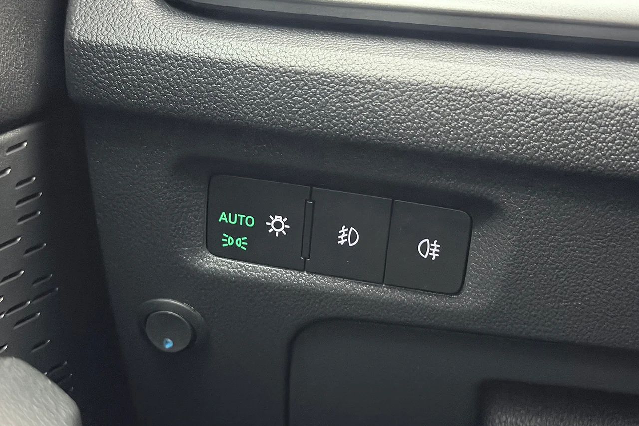 Skoda Octavia Kombi 2.0 TDI SCR 4x4 Aut Ambition Komfortpkt P-Sens Värmare – bild 29 av 31