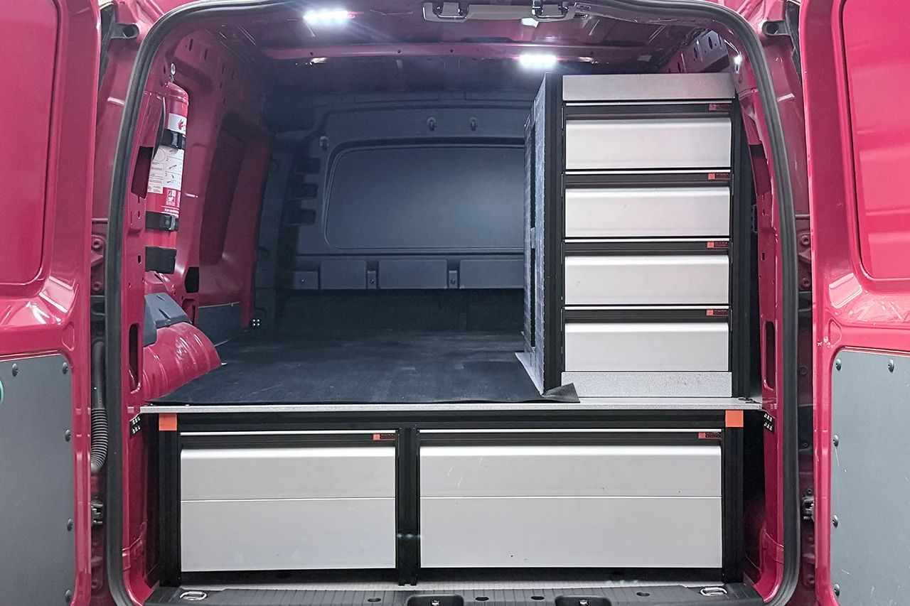 Volkswagen Caddy Maxi Cargo Maxi 1.5 TSI Aut Inredd Kamera Värmare LED-ramp MOMS – bild 12 av 29
