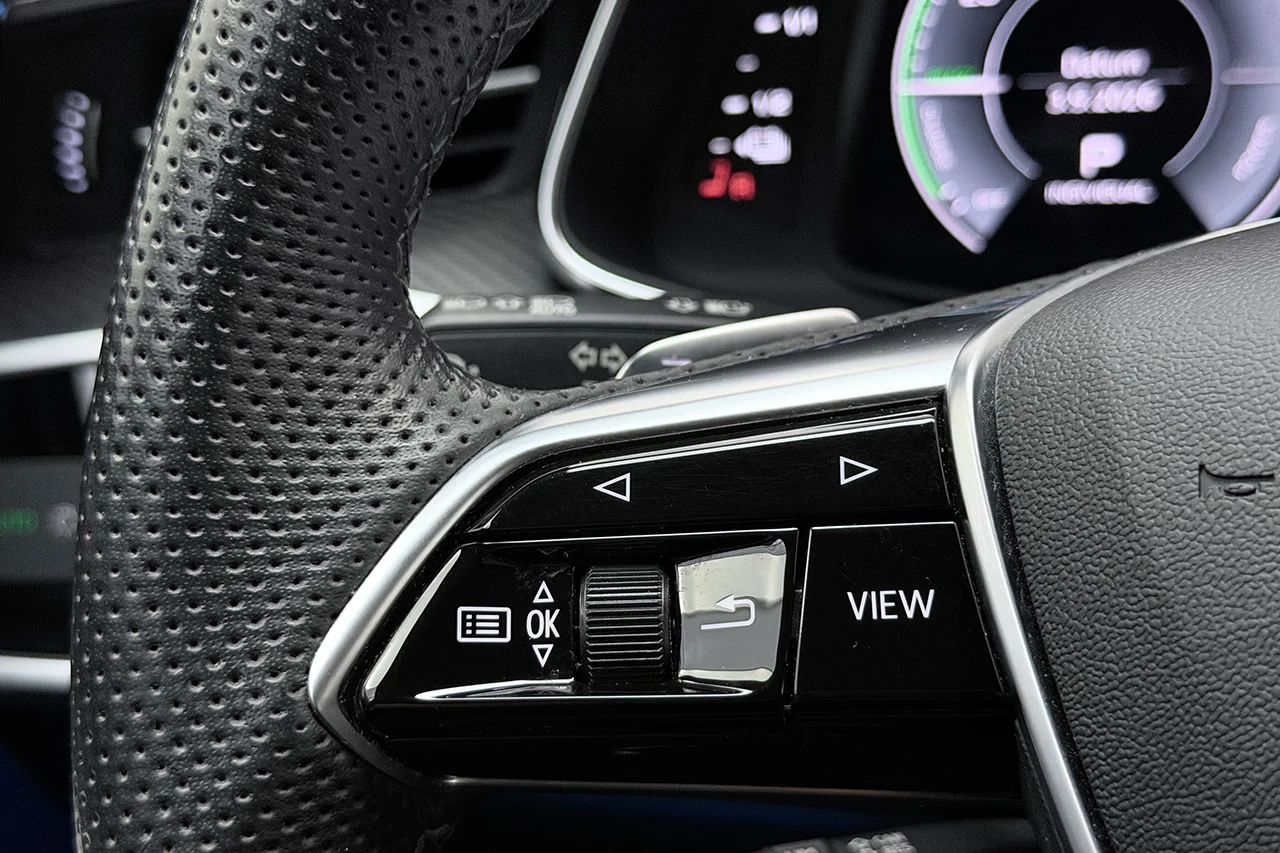 Audi A6 Sedan 55 TFSI e Q S Line Drag Matrix Navi Cockpit Stolminne 367hk – bild 20 av 35