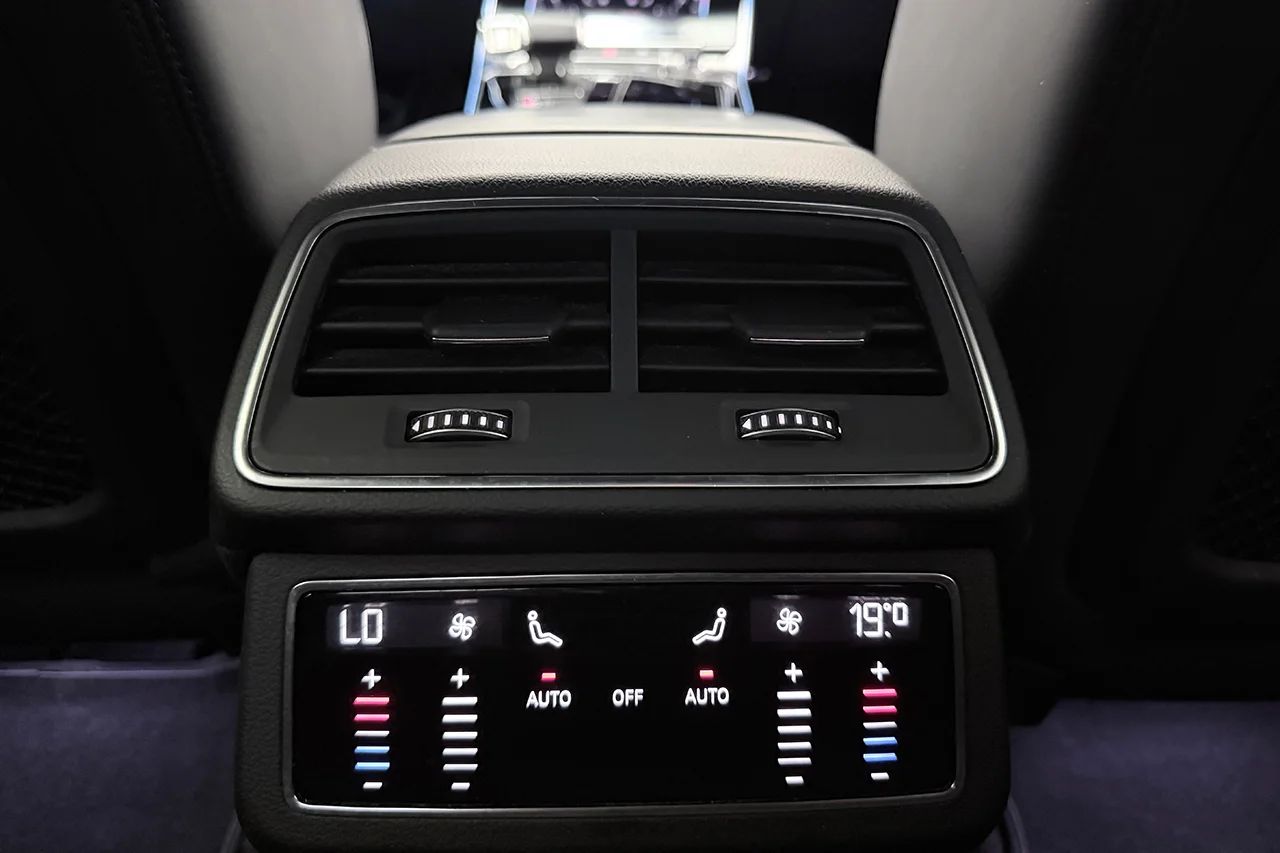 Audi A6 Sedan 55 TFSI e Q S Line Drag Matrix Navi Cockpit Stolminne 367hk – bild 15 av 35