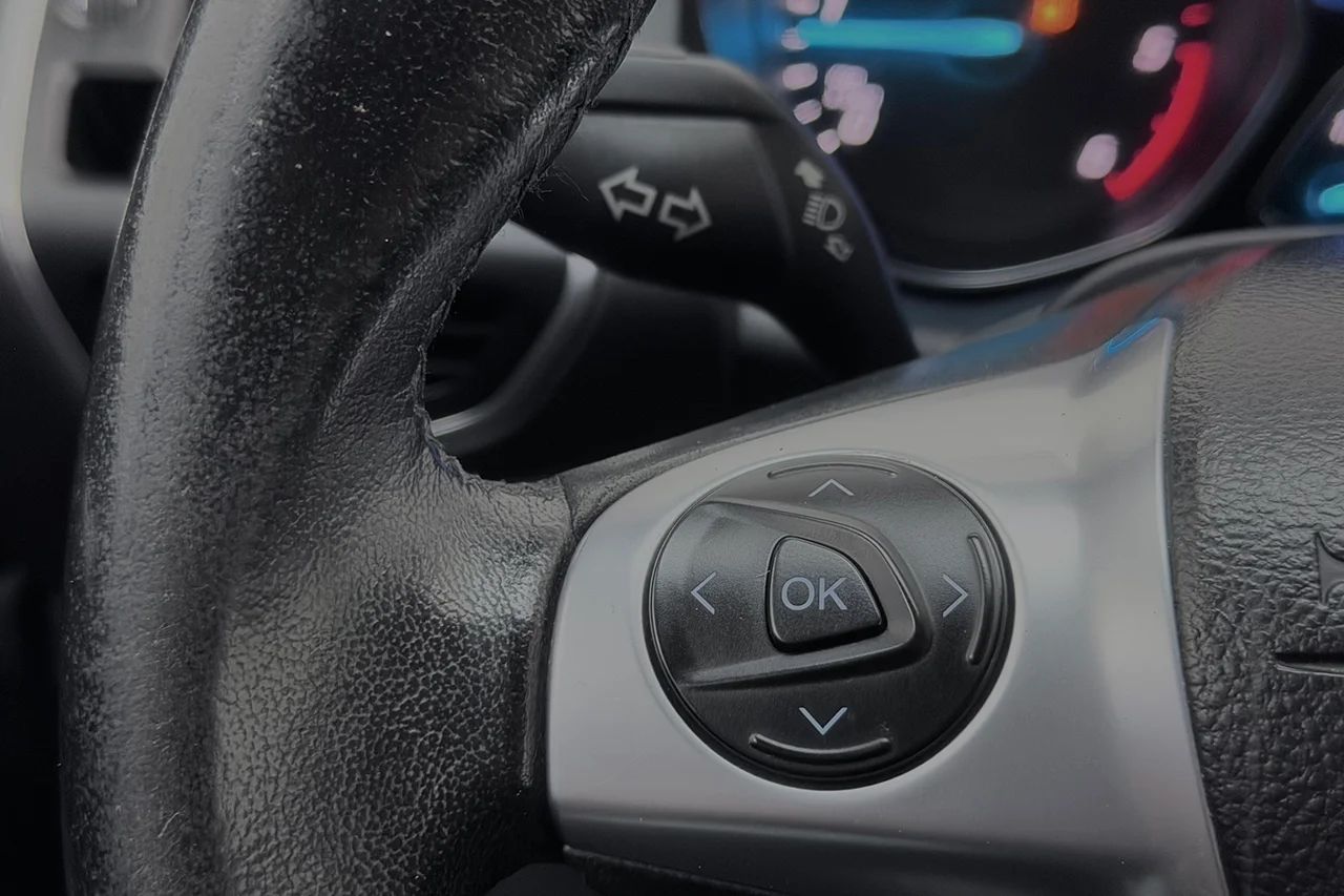 Ford Kuga 2.0 TDCi Titanium Drag Keyless P-Sens LED-ramp 140hk – bild 17 av 27