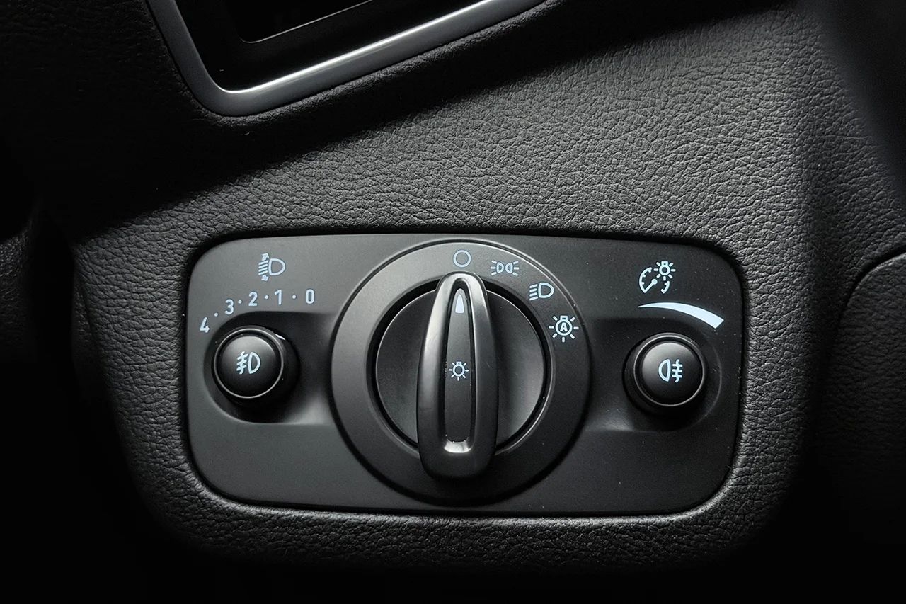 Ford Kuga 2.0 TDCi Titanium Drag Keyless P-Sens LED-ramp 140hk – bild 25 av 27