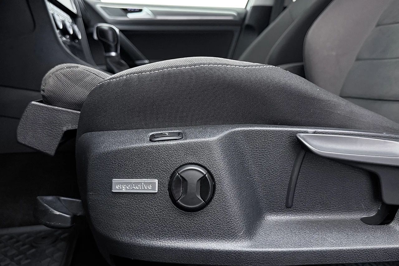 Volkswagen Golf Alltrack 2.0 4Motion Premium Executive Aut ergoActive 184hk – bild 13 av 33