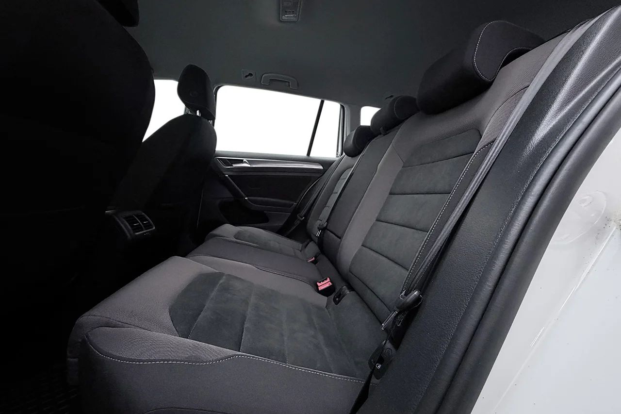 Volkswagen Golf Alltrack 2.0 4Motion Premium Executive Aut ergoActive 184hk – bild 14 av 33