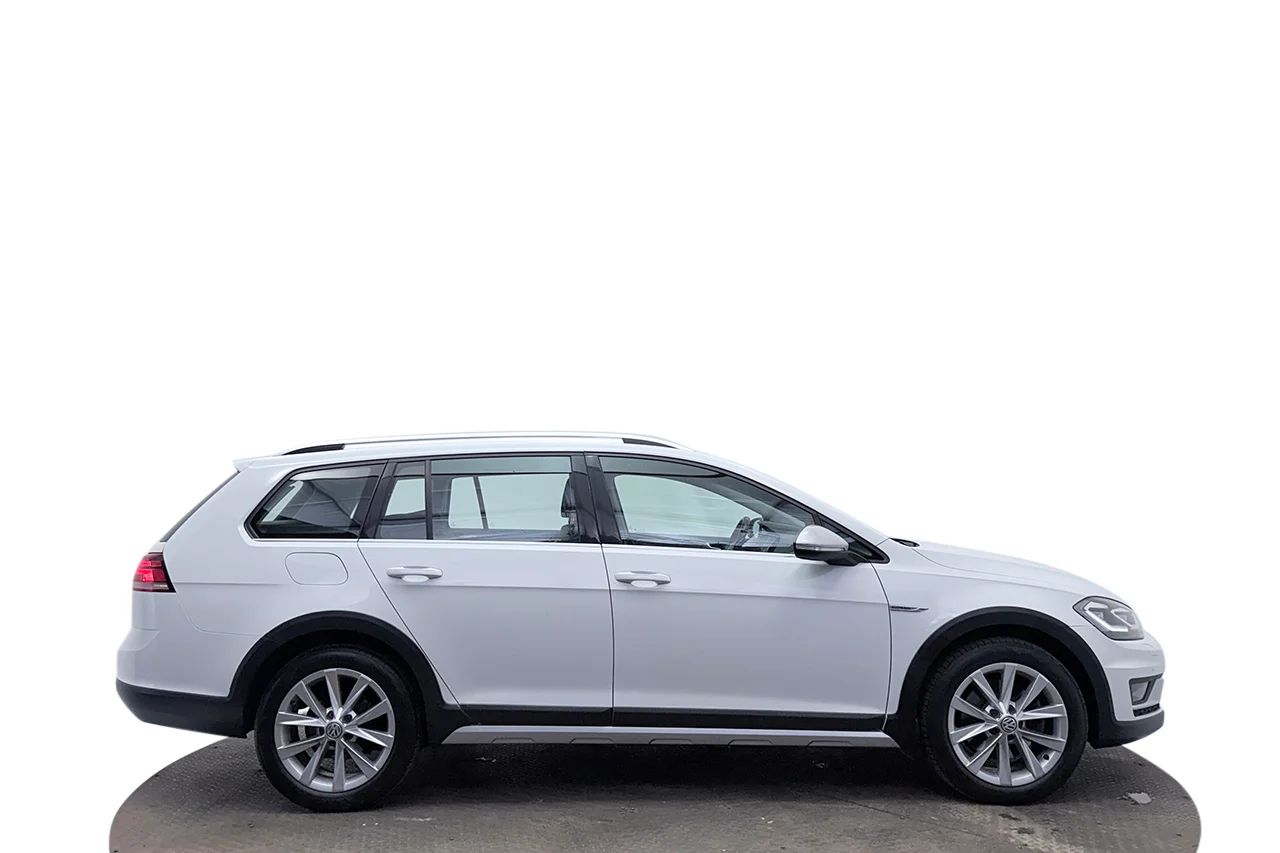 Volkswagen Golf Alltrack 2.0 4Motion Premium Executive Aut ergoActive 184hk – bild 4 av 33