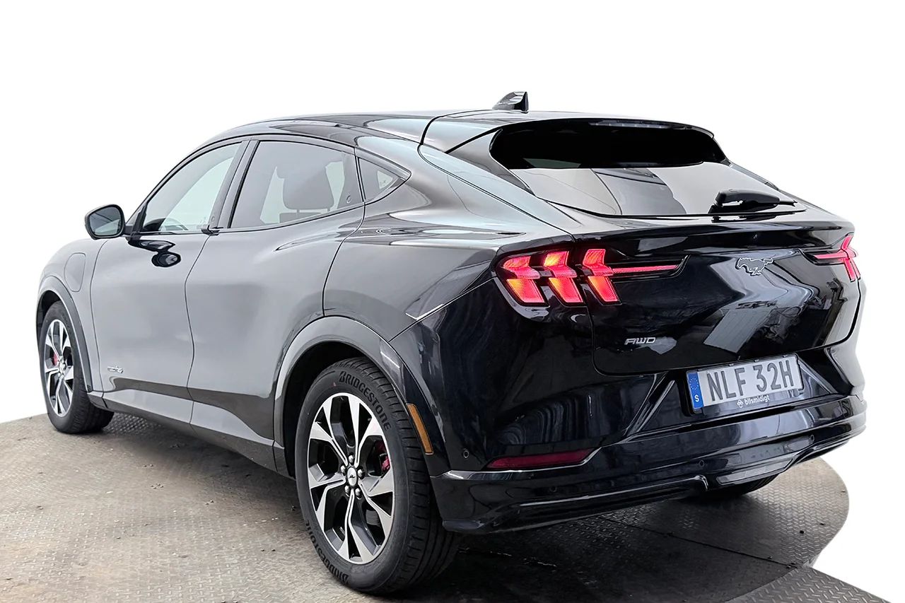 Ford Mustang Mach-E Standard AWD Pano Navi 360° Läder Stolminne B&O 269hk – bild 7 av 33