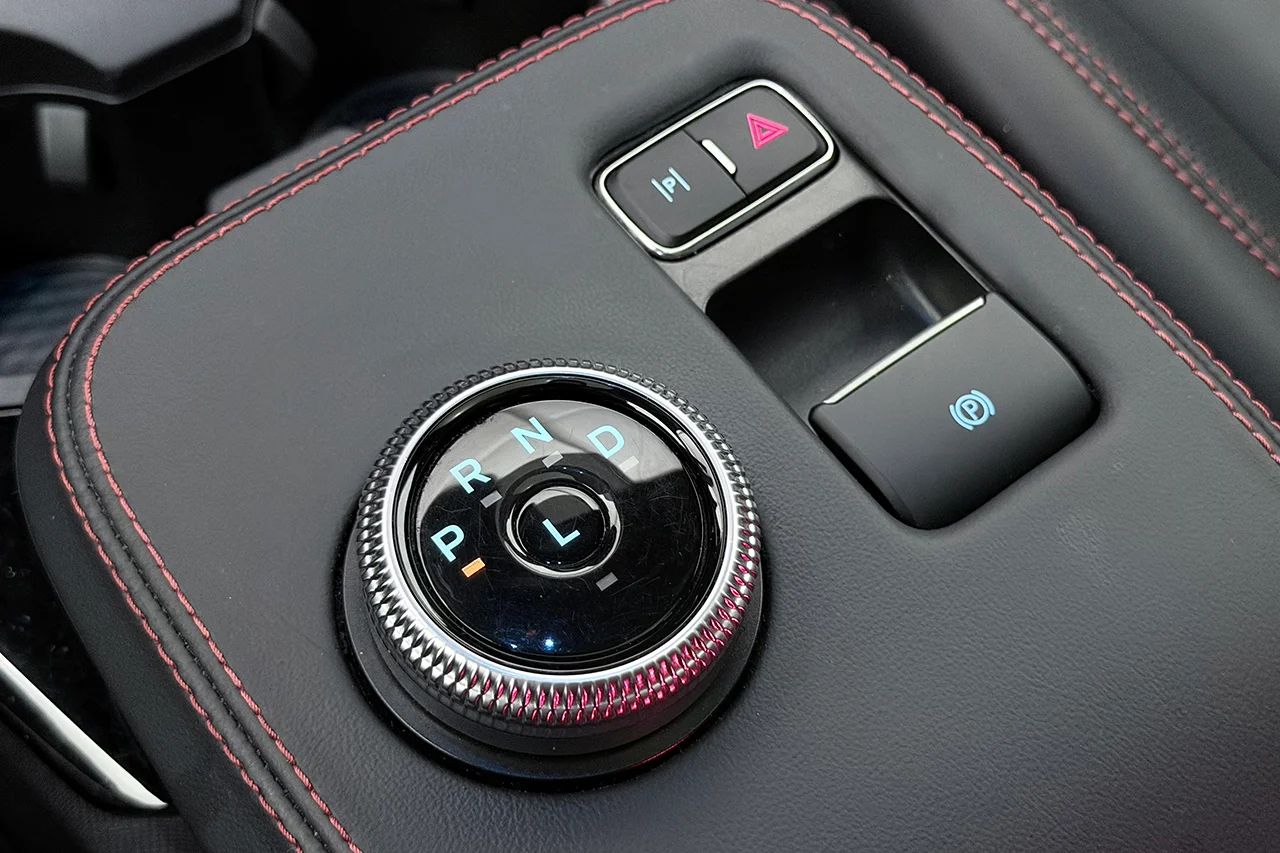 Ford Mustang Mach-E Standard AWD Pano Navi 360° Läder Stolminne B&O 269hk – bild 28 av 33