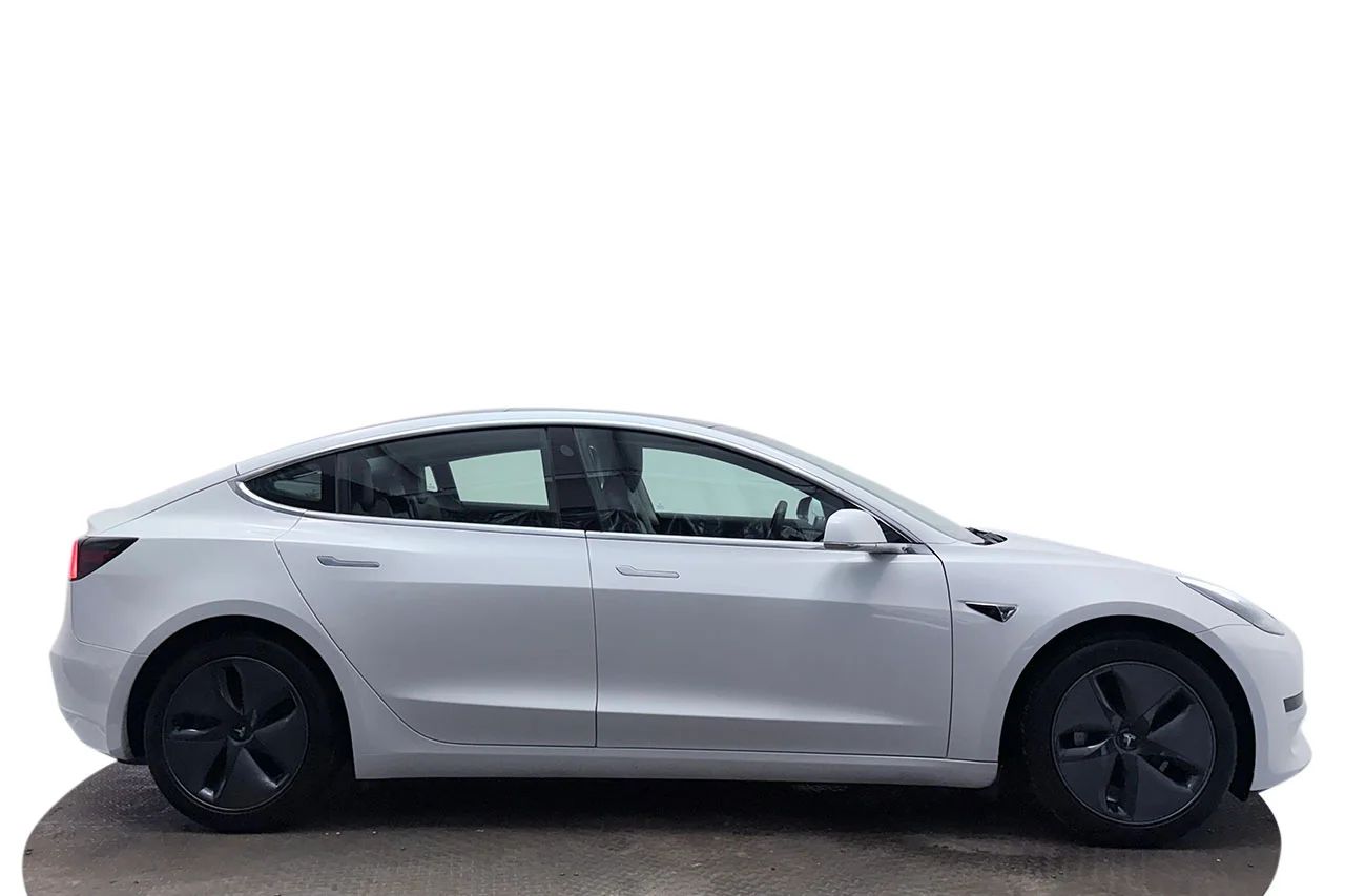 Tesla Model 3 Standard Range Plus Pano Läder AI-Dator MOMS 283hk – bild 4 av 30