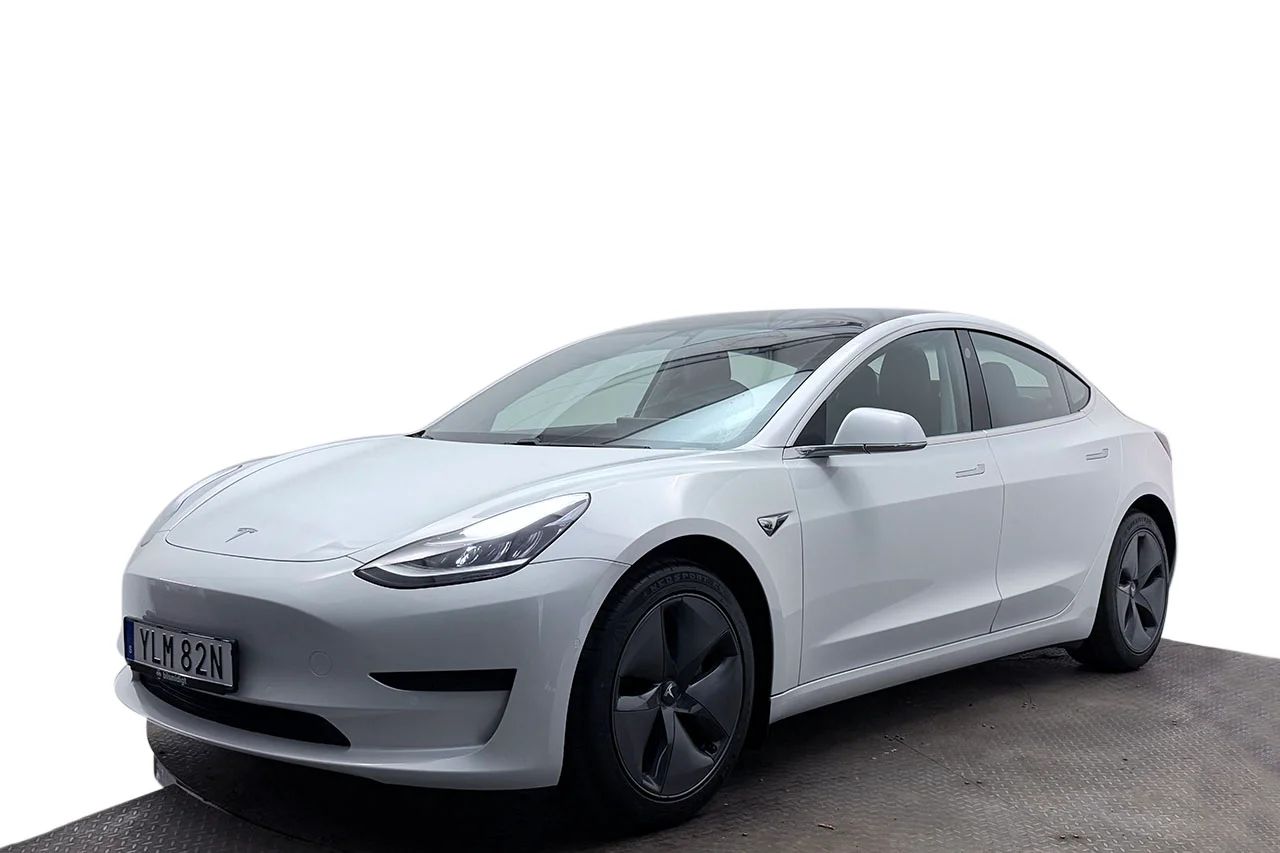 Tesla Model 3 Standard Range Plus Pano Läder AI-Dator MOMS 283hk