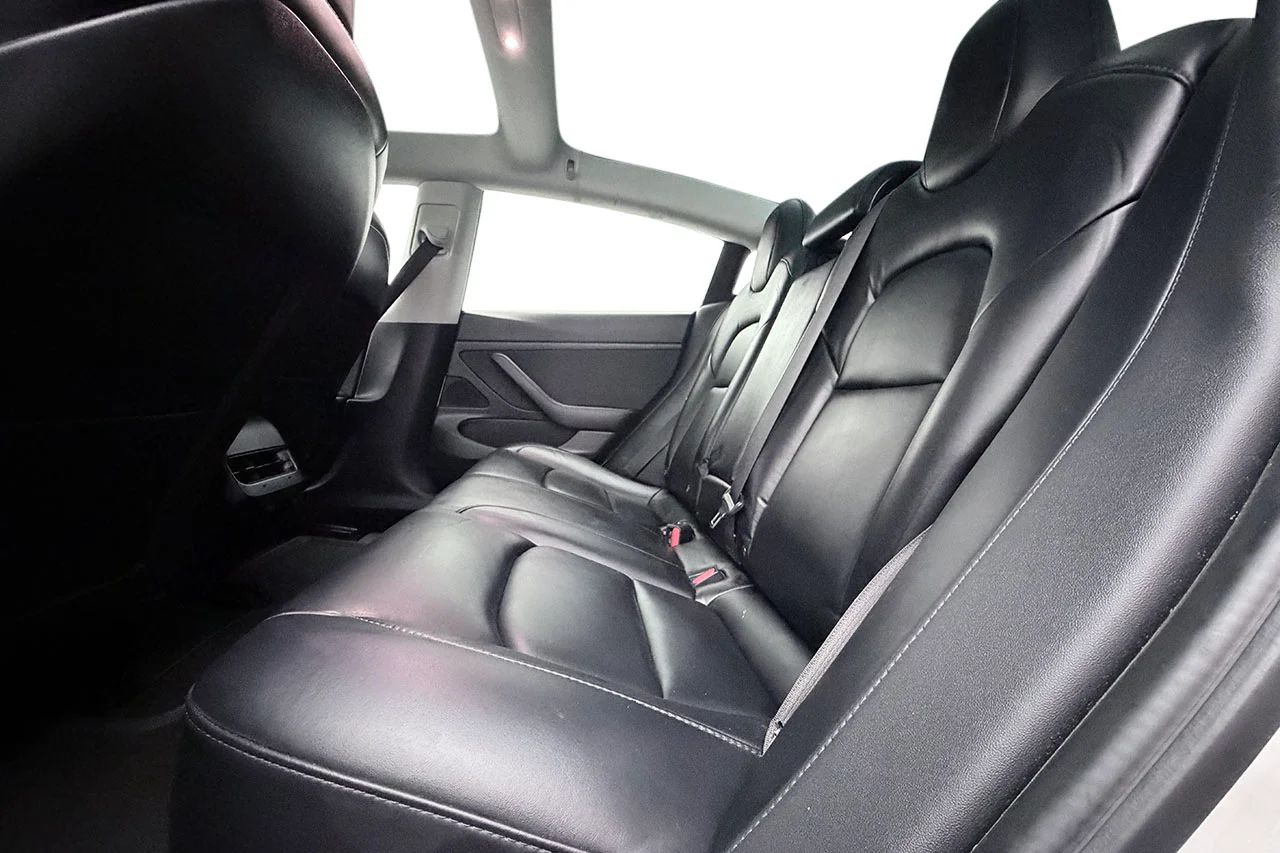 Tesla Model 3 Standard Range Plus Pano Läder AI-Dator MOMS 283hk – bild 13 av 30