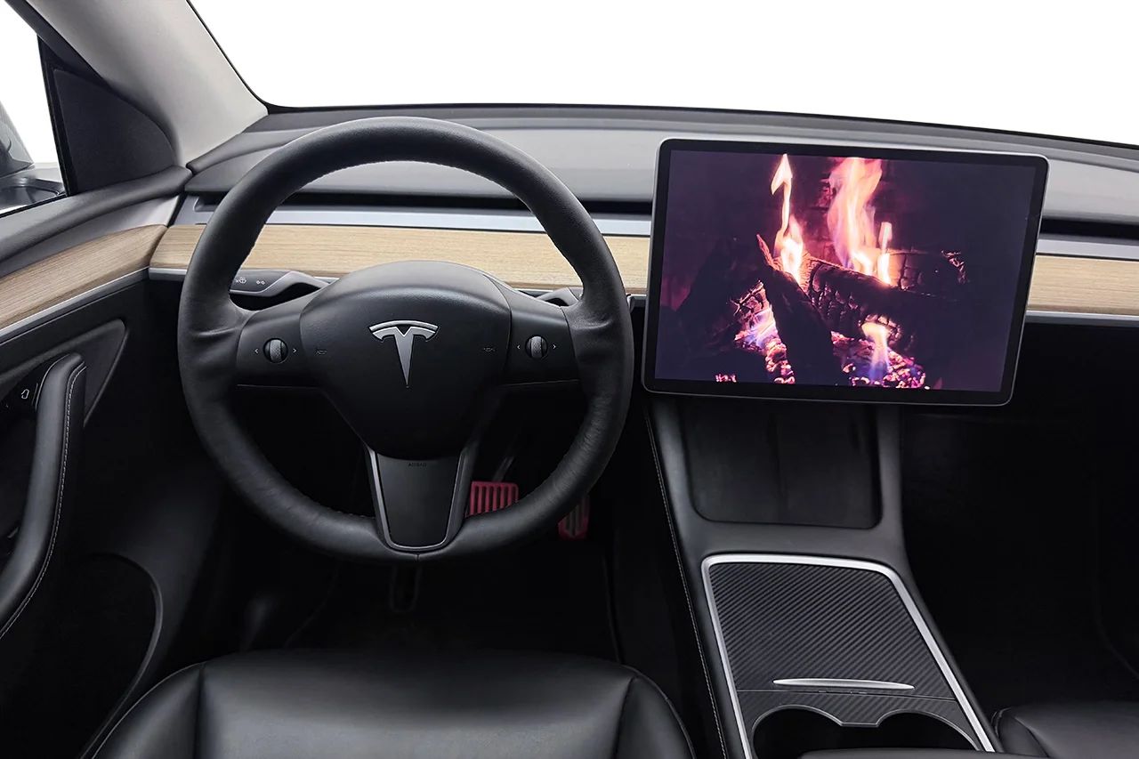 Tesla Model Y Long Range AWD Drag V-Pump Premiumljud AI-Dator 514hk – bild 19 av 37