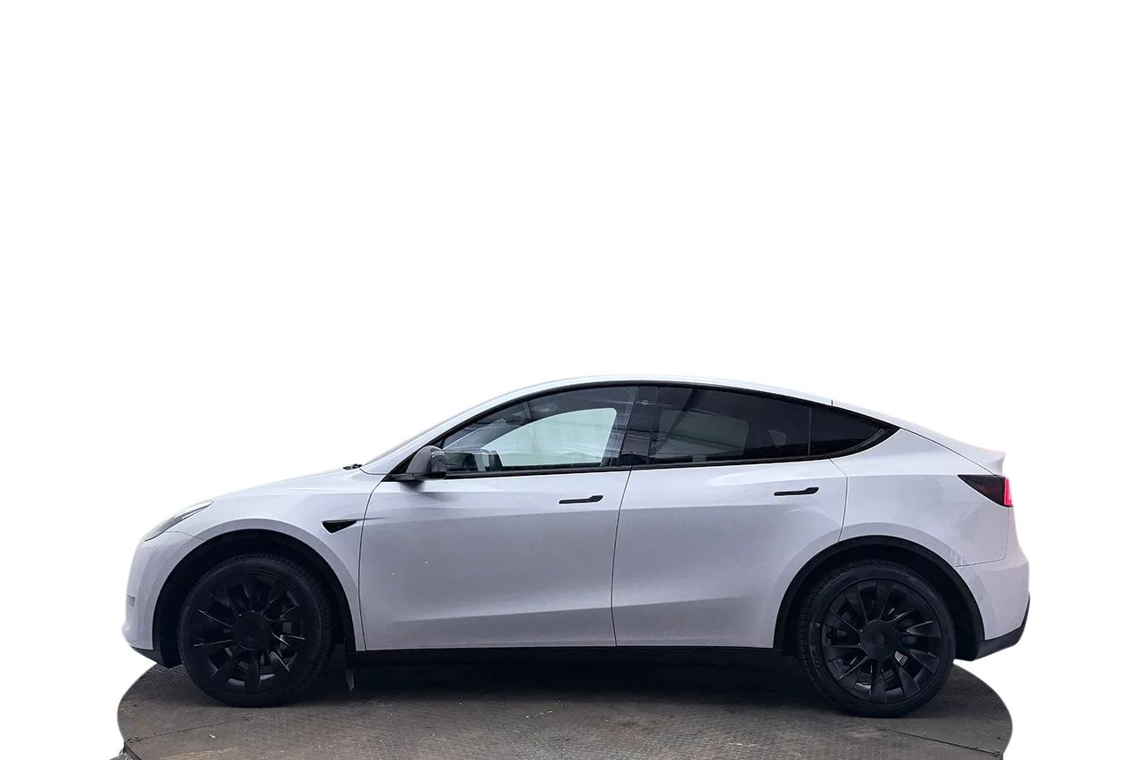 Tesla Model Y Long Range AWD Drag V-Pump Premiumljud AI-Dator 514hk – bild 9 av 37