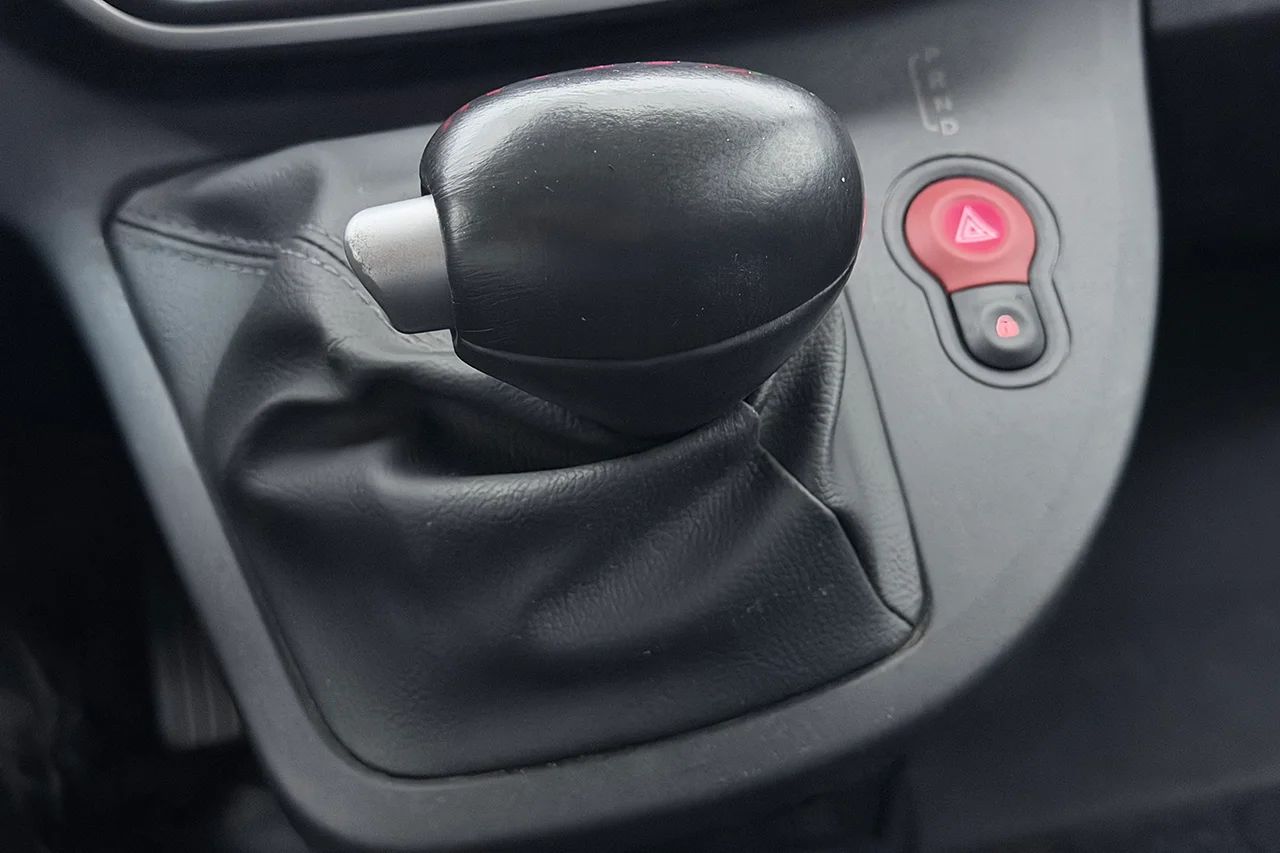 Renault Kangoo ZE Express 33 kWh Batteriköpt Drag Inredd Värmare MOMS – bild 20 av 23