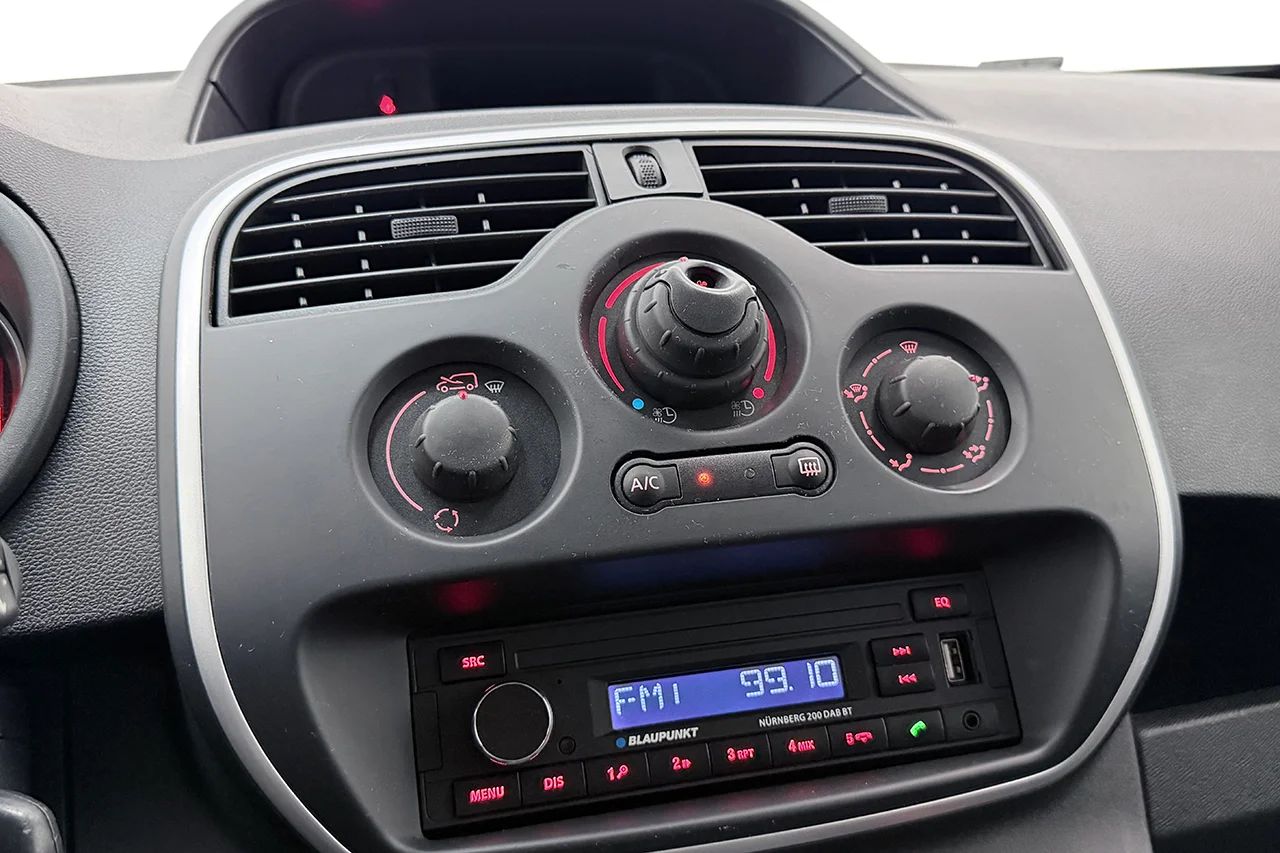 Renault Kangoo ZE Express 33 kWh Batteriköpt Drag Inredd Värmare MOMS – bild 19 av 23