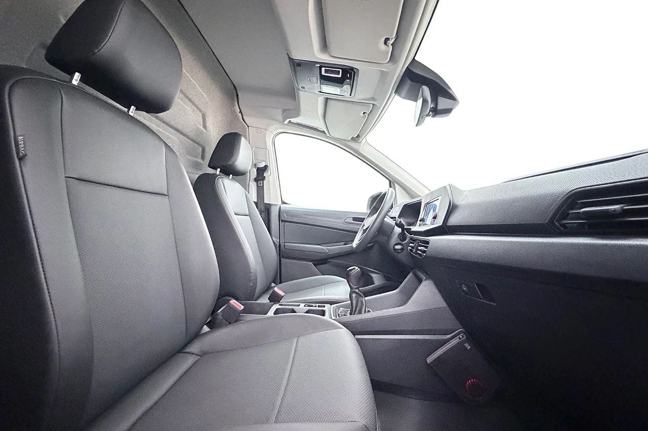 Volkswagen Caddy Maxi Cargo Maxi 1.5 LÅGMIL Kamera Värmare Läder MOMS – bild 15 av 28