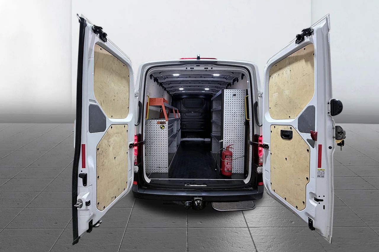 Volkswagen Crafter 35 2.0 TDI L3H2 Drag Inredd 3-sits Kamera Värmare MOMS – bild 7 av 27