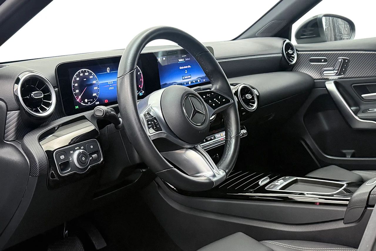 Mercedes-Benz A 200 Sedan Progressive Navi Kamera Cockpit Stolminne MOMS – bild 11 av 35