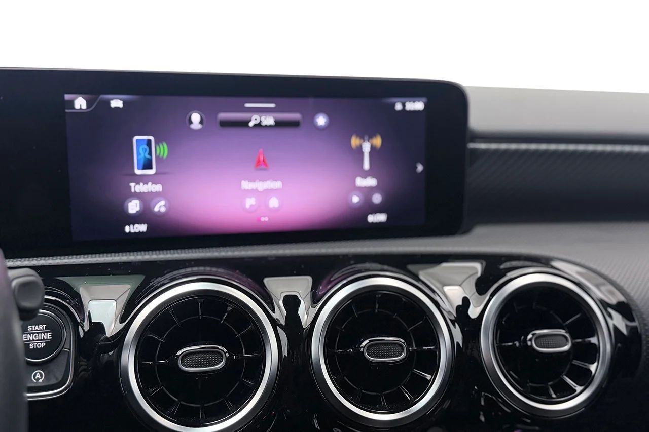 Mercedes-Benz A 200 Sedan Progressive Navi Kamera Cockpit Stolminne MOMS – bild 23 av 35