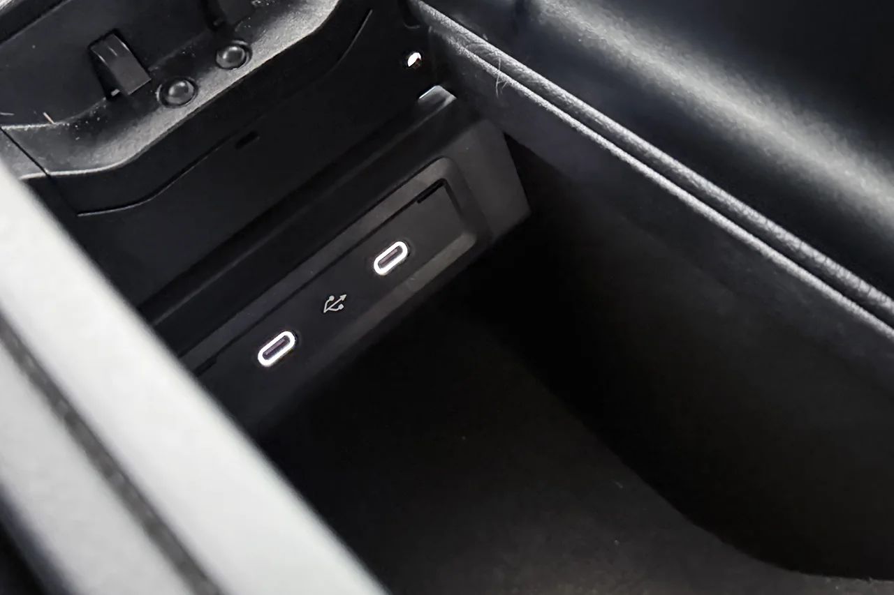 Mercedes-Benz A 200 Sedan Progressive Navi Kamera Cockpit Stolminne MOMS – bild 29 av 35