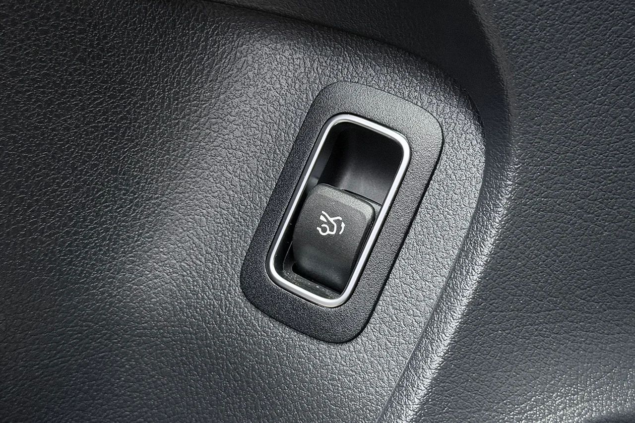 Mercedes-Benz A 200 Sedan Progressive Navi Kamera Cockpit Stolminne MOMS – bild 34 av 35