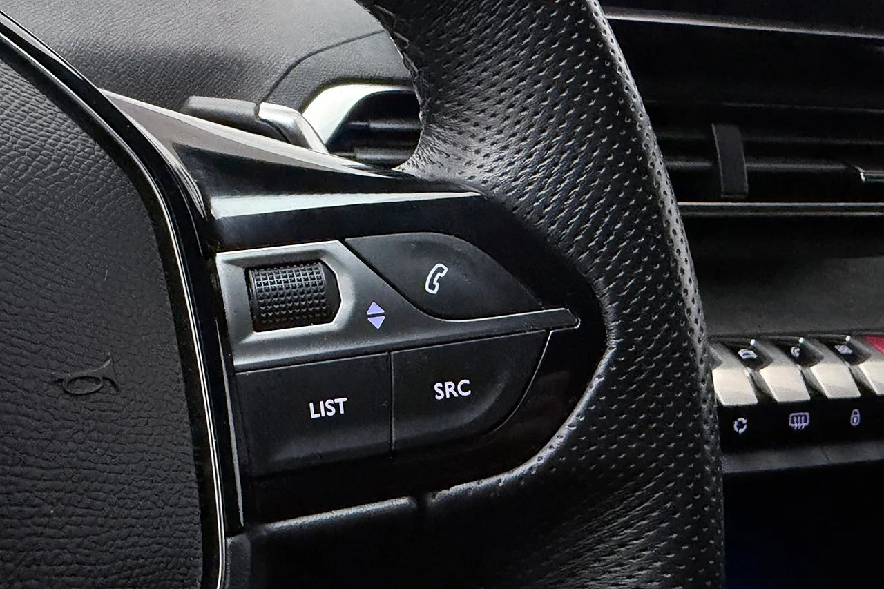 Peugeot 3008 1.2 PureTech GT Navi Kamera AppConnect Delskinn MOMS – bild 19 av 31