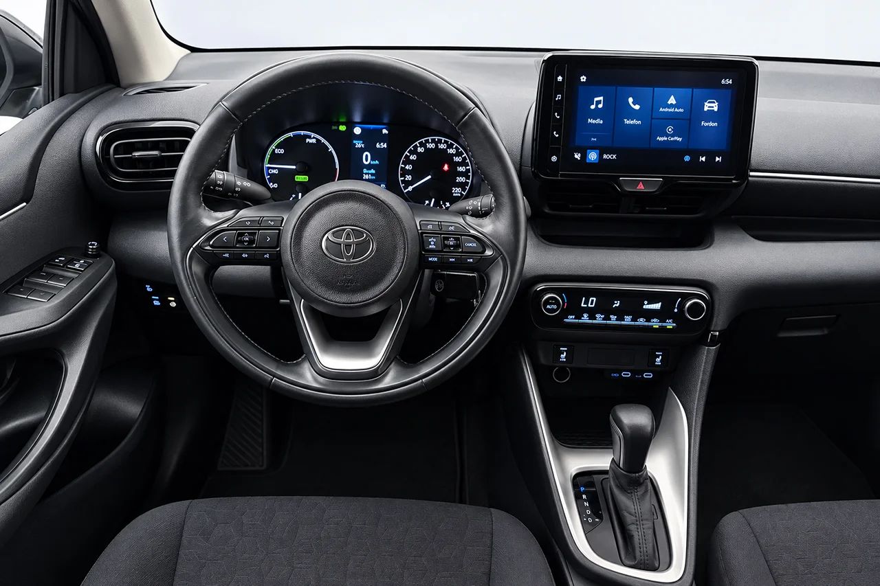 Toyota Yaris Hybrid Kamera P-Sens Filassist Rattvärme MOMS 116hk – bild 16 av 27