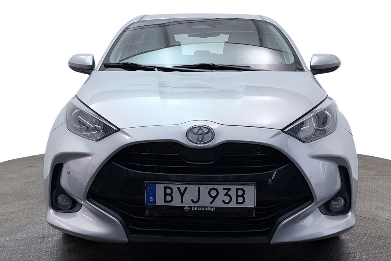 Toyota Yaris Hybrid Kamera P-Sens Filassist Rattvärme MOMS 116hk – bild 2 av 27