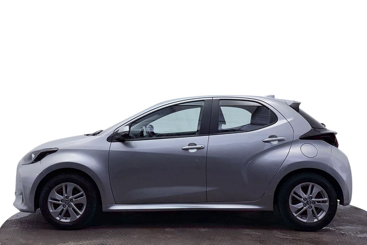 Toyota Yaris Hybrid Kamera P-Sens Filassist Rattvärme MOMS 116hk – bild 9 av 27