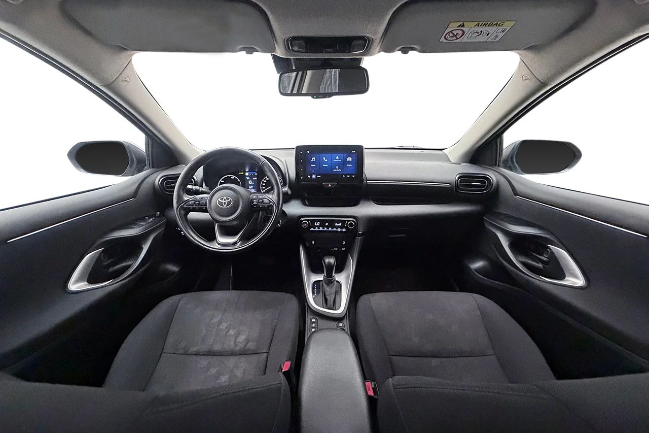 Toyota Yaris Hybrid Kamera P-Sens Filassist Rattvärme MOMS 116hk – bild 14 av 27