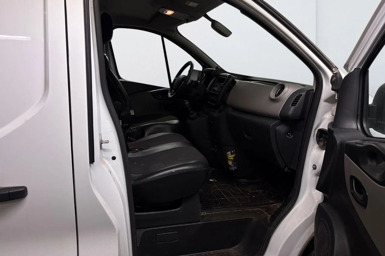 Renault Trafic Skåpbil 2.9t 1.6 dCi Drag Inredd 3sits Värmare MOMS – bild 5 av 8