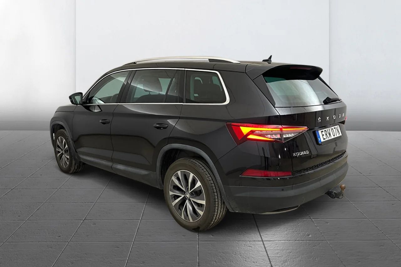 Skoda Kodiaq 2.0 TSI 4x4 Aut Style Drag Kamera Värmare Suedia MOMS – bild 6 av 9