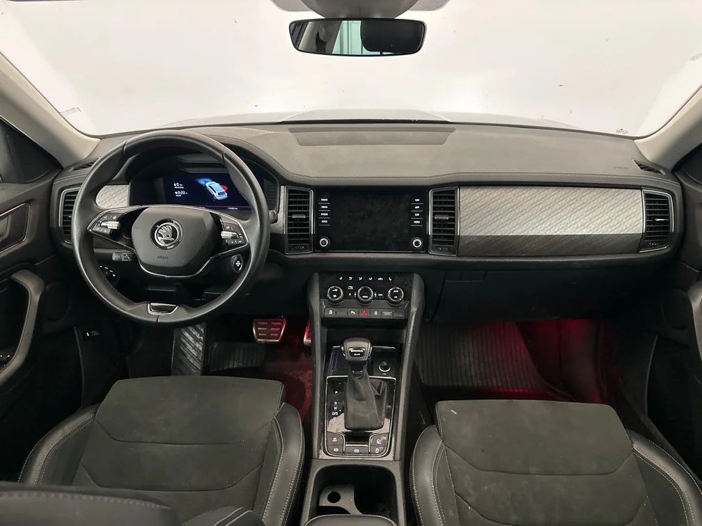 Skoda Kodiaq 2.0 TSI 4x4 Aut Style Drag Kamera Värmare Suedia MOMS – bild 7 av 9
