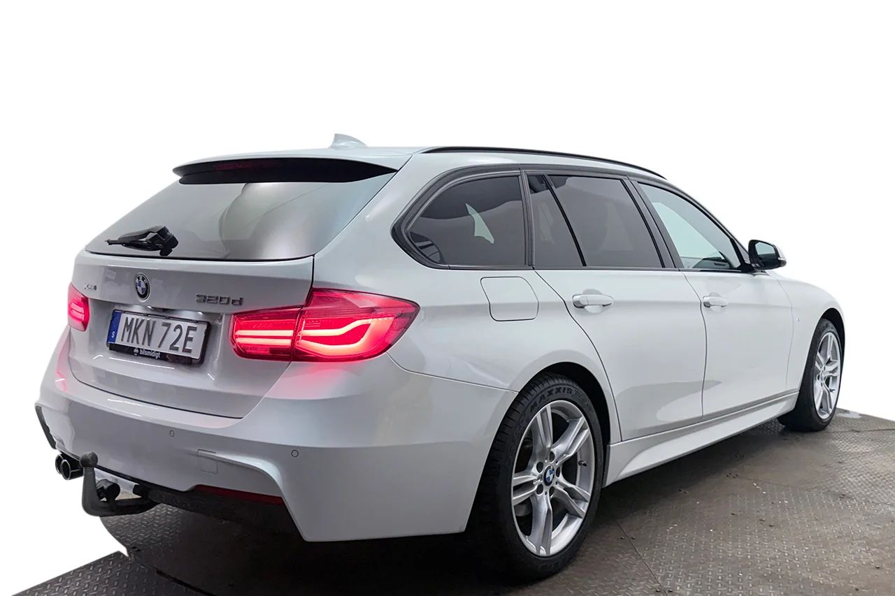 BMW 320d xDrive Touring Automat M Sport Drag Pano Navi Kamera Cockpit 190hk – bild 5 av 30