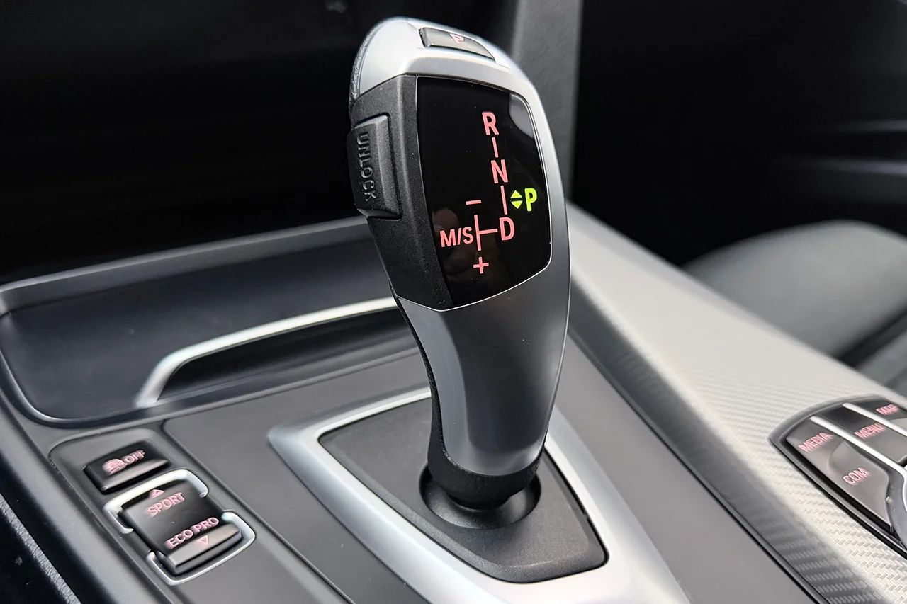 BMW 320d xDrive Touring Automat M Sport Drag Pano Navi Kamera Cockpit 190hk – bild 23 av 30