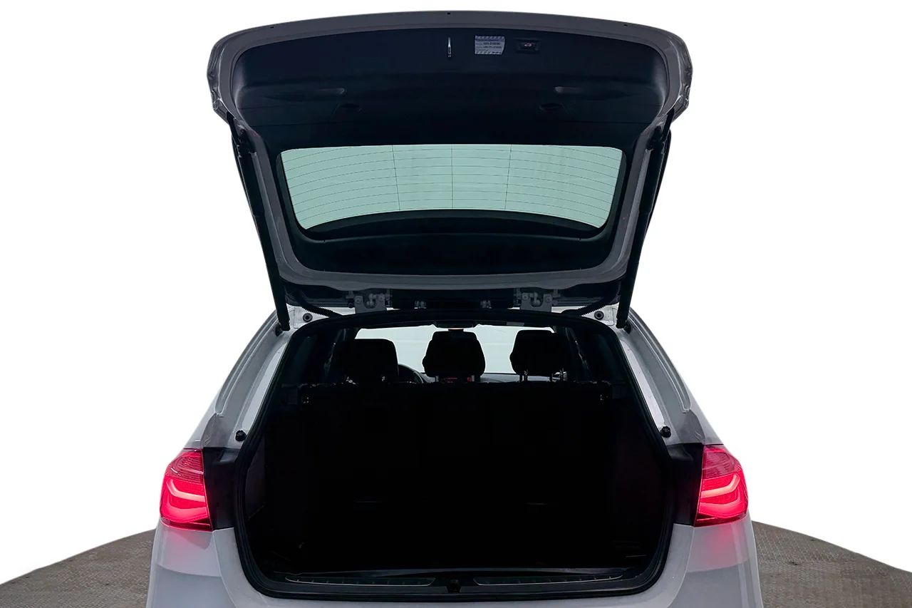 BMW 320d xDrive Touring Automat M Sport Drag Pano Navi Kamera Cockpit 190hk – bild 28 av 30