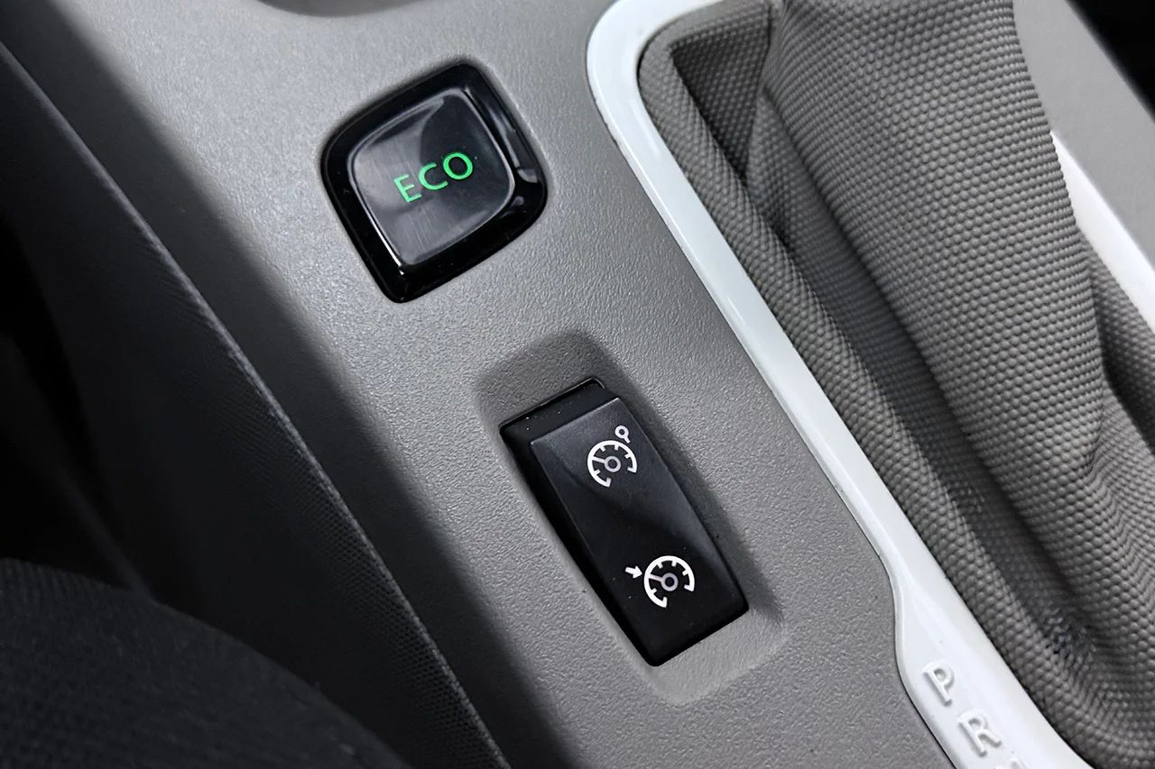 Renault ZOE R90 41 kWh Batteriköpt Navi Värmare 92hk – bild 25 av 30