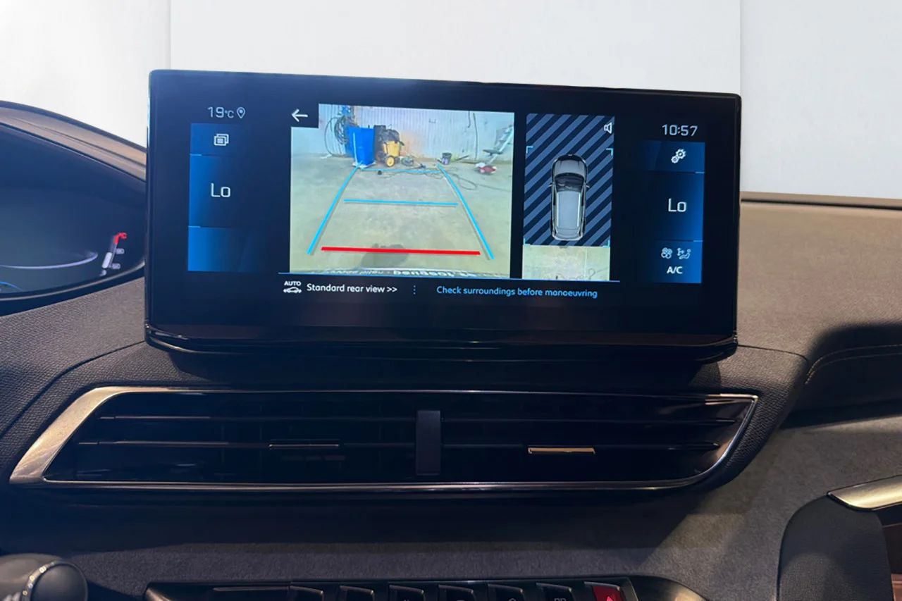Peugeot 3008 1.2 PureTech GT Navi Kamera Delläder Cockpit MOMS – bild 10 av 11