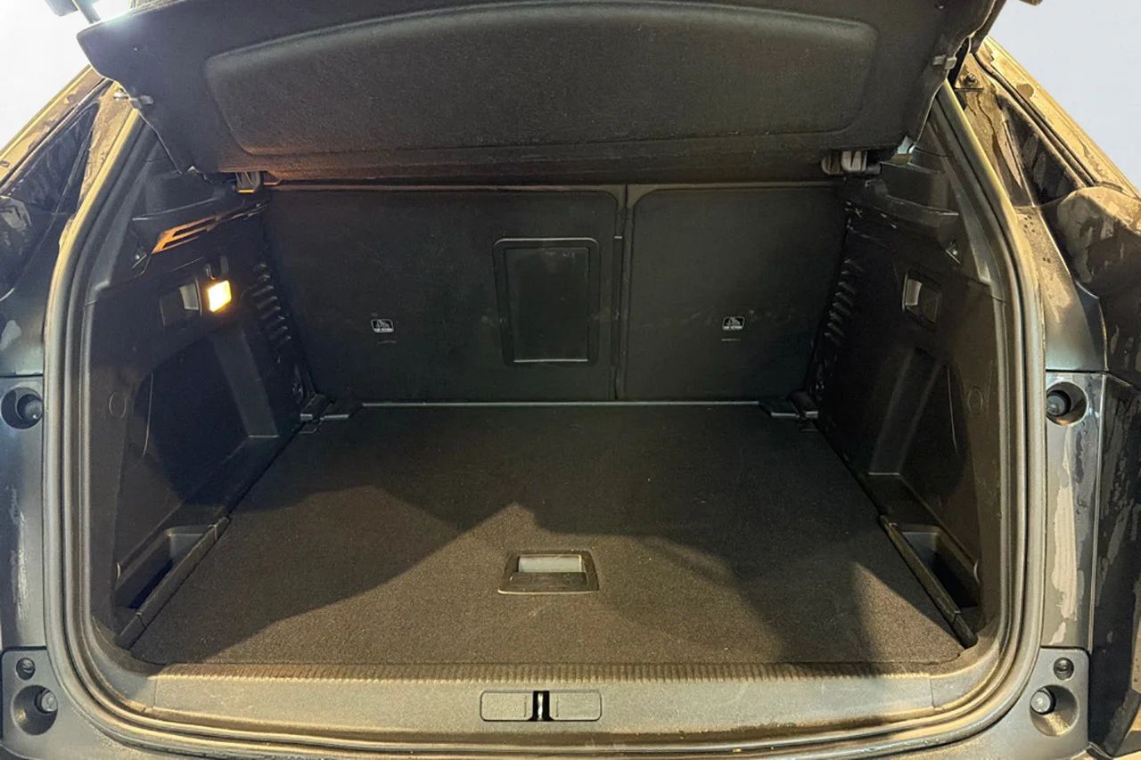 Peugeot 3008 1.2 PureTech GT Navi Kamera Delläder Cockpit MOMS – bild 11 av 11