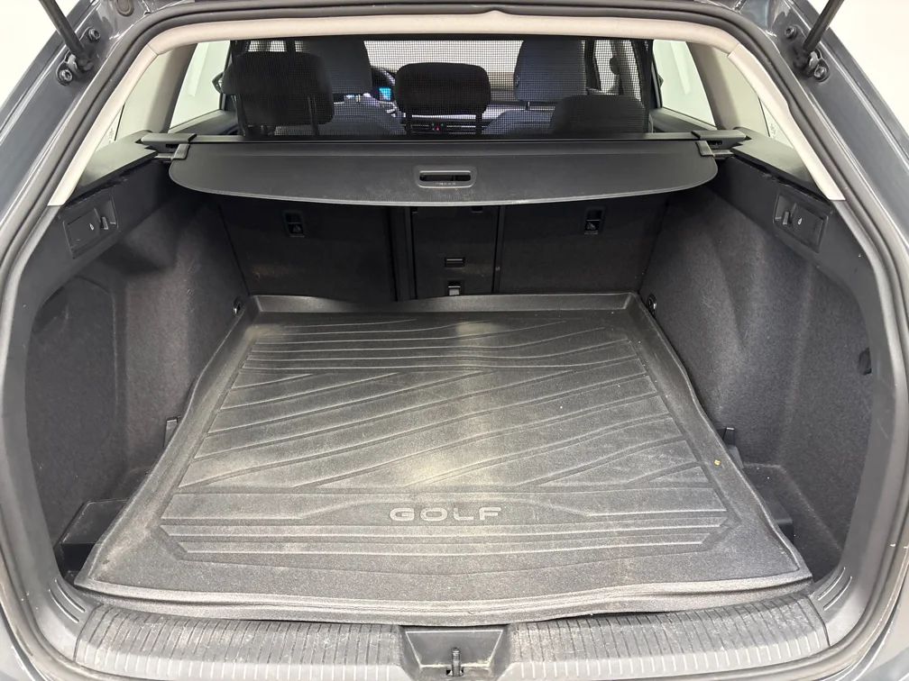 Volkswagen Golf SC 1.5 eTSI Aut Massage Nav Kamera Cockpit Keyless MOMS – bild 11 av 11