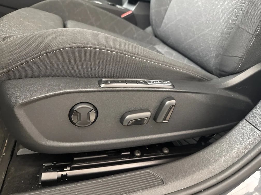 Volkswagen Golf SC 1.5 eTSI Aut Massage Nav Kamera Cockpit Keyless MOMS – bild 8 av 12