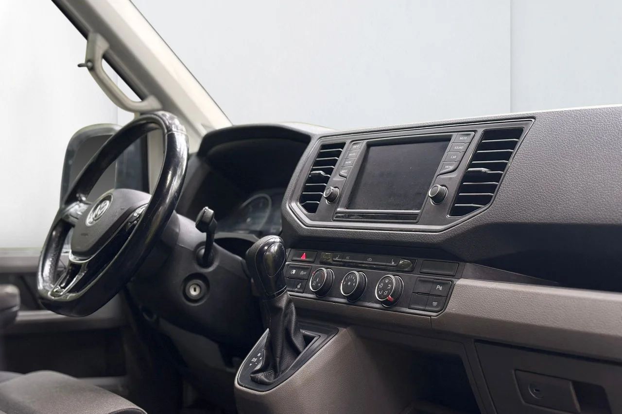 Volkswagen Crafter 35 2.0 TDI Aut L3H3 Drag Kamera PDC 3sits 177hk – bild 14 av 16