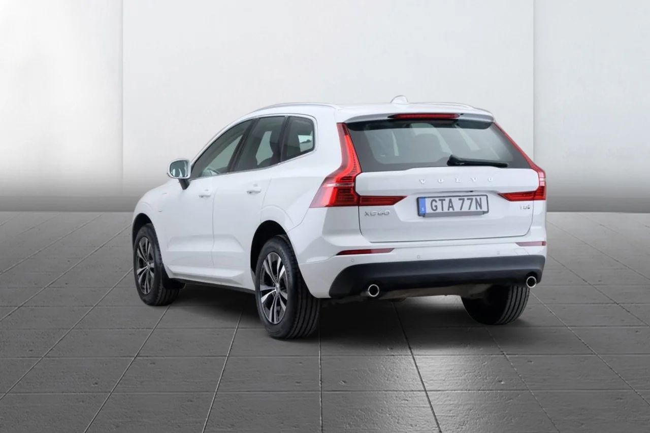 Volvo XC60 T8 Twin Engine AWD Aut Momentum Adv Drag Pano MOMS 392hk – bild 5 av 18