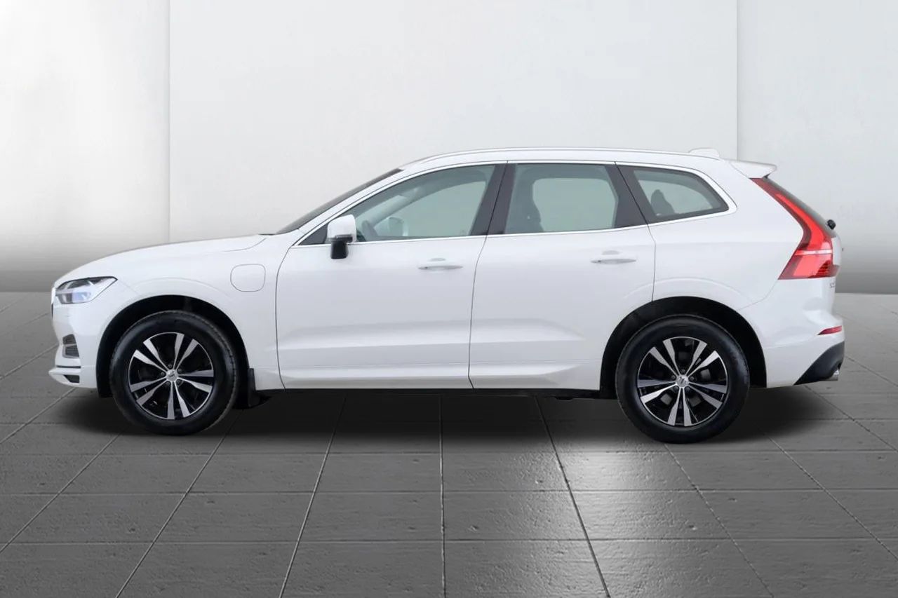 Volvo XC60 T8 Twin Engine AWD Aut Momentum Adv Drag Pano MOMS 392hk – bild 6 av 18